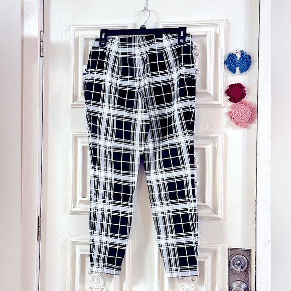 NWT MASION JULES ALL-OVER B&W PLAIDED 
BUSINESS DRESSY LEGGINGS/CASUAL PANTS - Picture 2 of 16